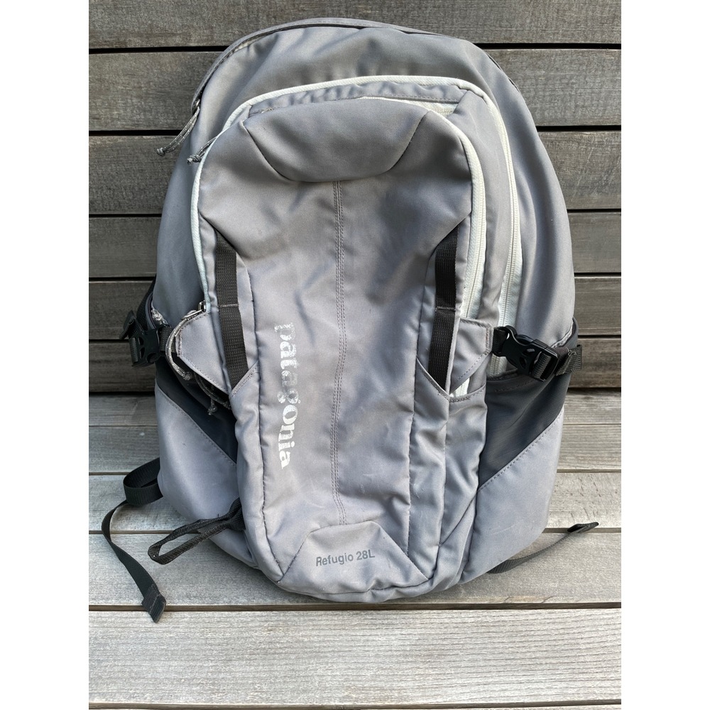 Patagonia Refugio 28L Backpack Feather Grey Daypack Laptop Bag 47911 FA15